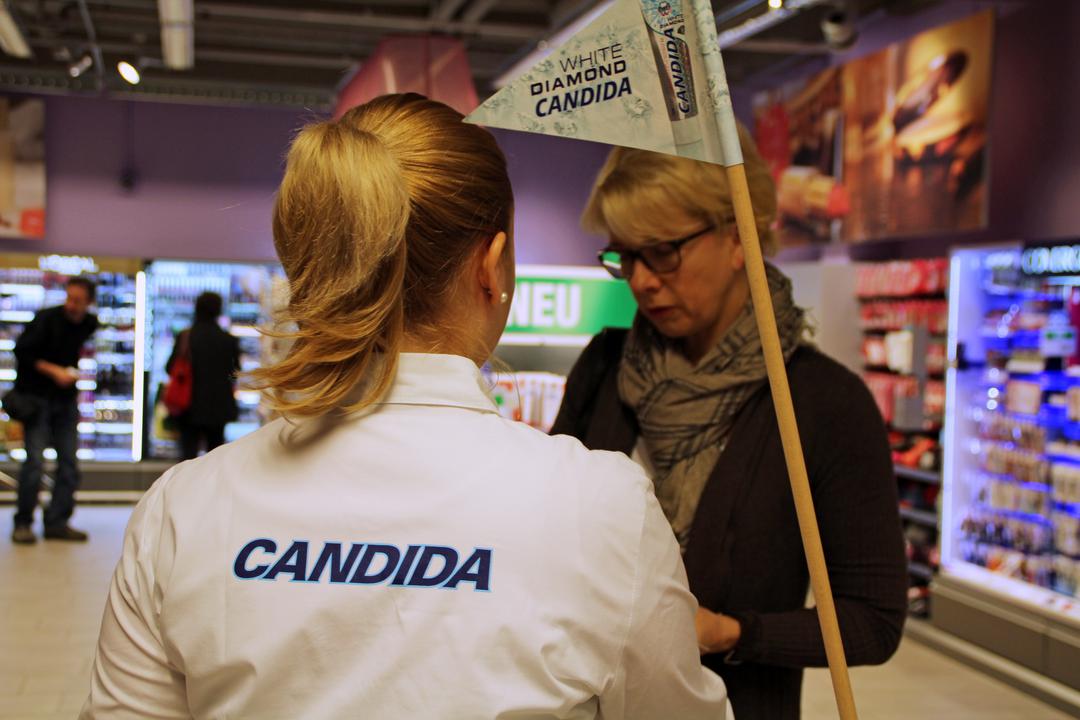 CANDIDA Markenaktivierung durch PromoPool in der Schweiz. Interaktion mit Kund:innenmit der Marke CANDIDA